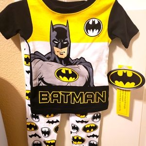 3/ $15 NWT Toddler boy 2T batman snug fit pajamas